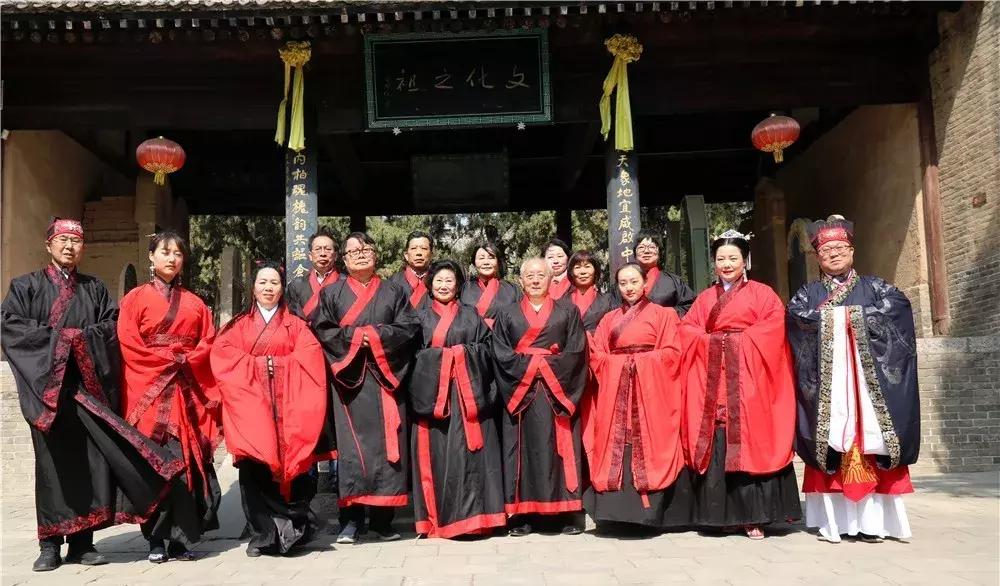 和平释义下的新澳门与香港，精准正版免费与未来的展望,2025新澳门与香港精准正版免费,和平释义、解释与落实