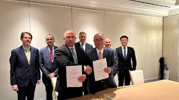 探索未来，澳门与香港在2025年的新机遇与挑战—精准策略解析与落实之路,2025新澳门和香港天天免费精准精选解析、落实与策略